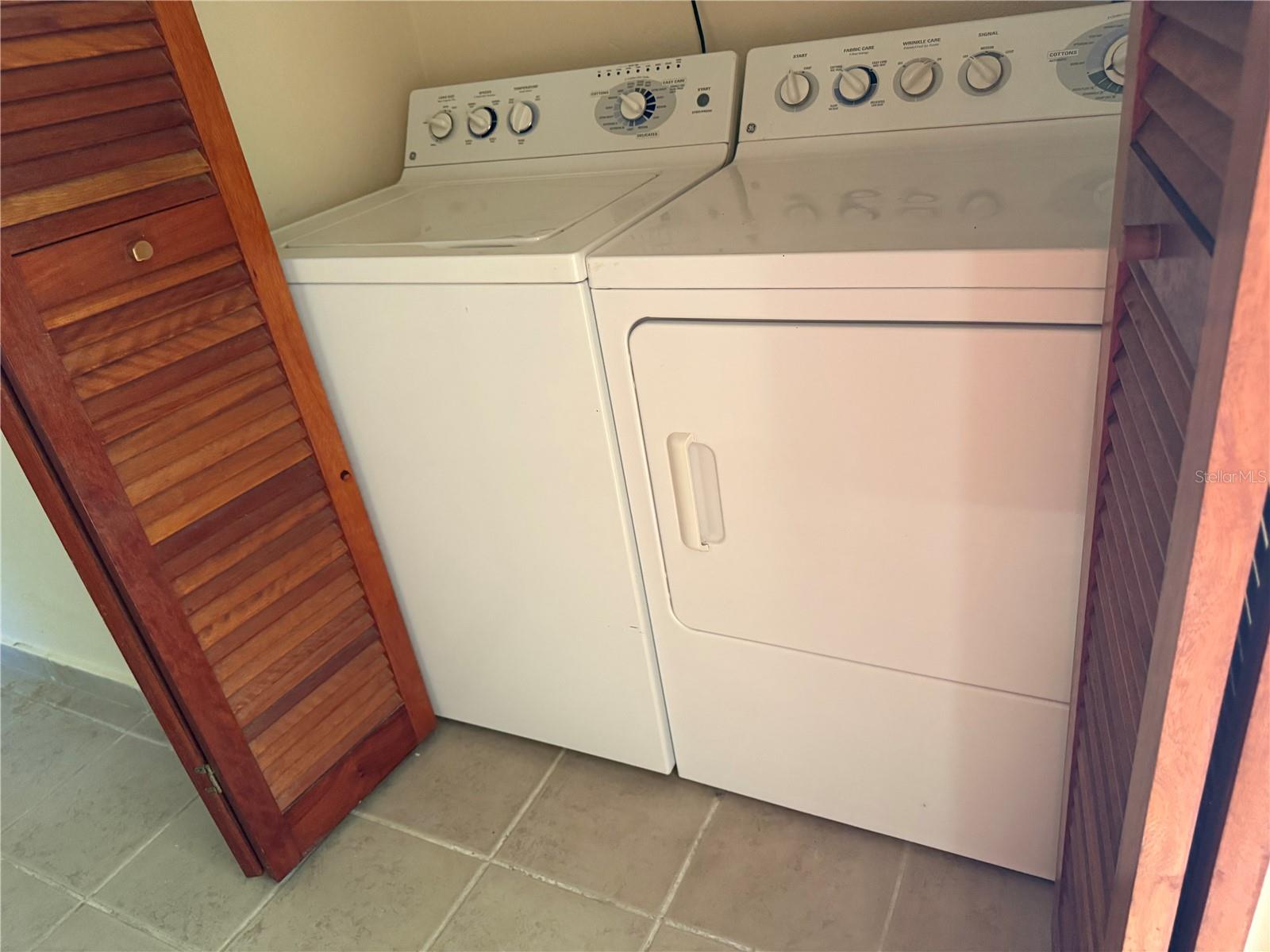 CANDELERO - Residential Lease