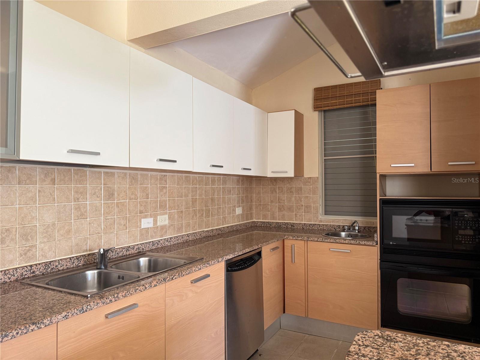 CANDELERO - Residential Lease