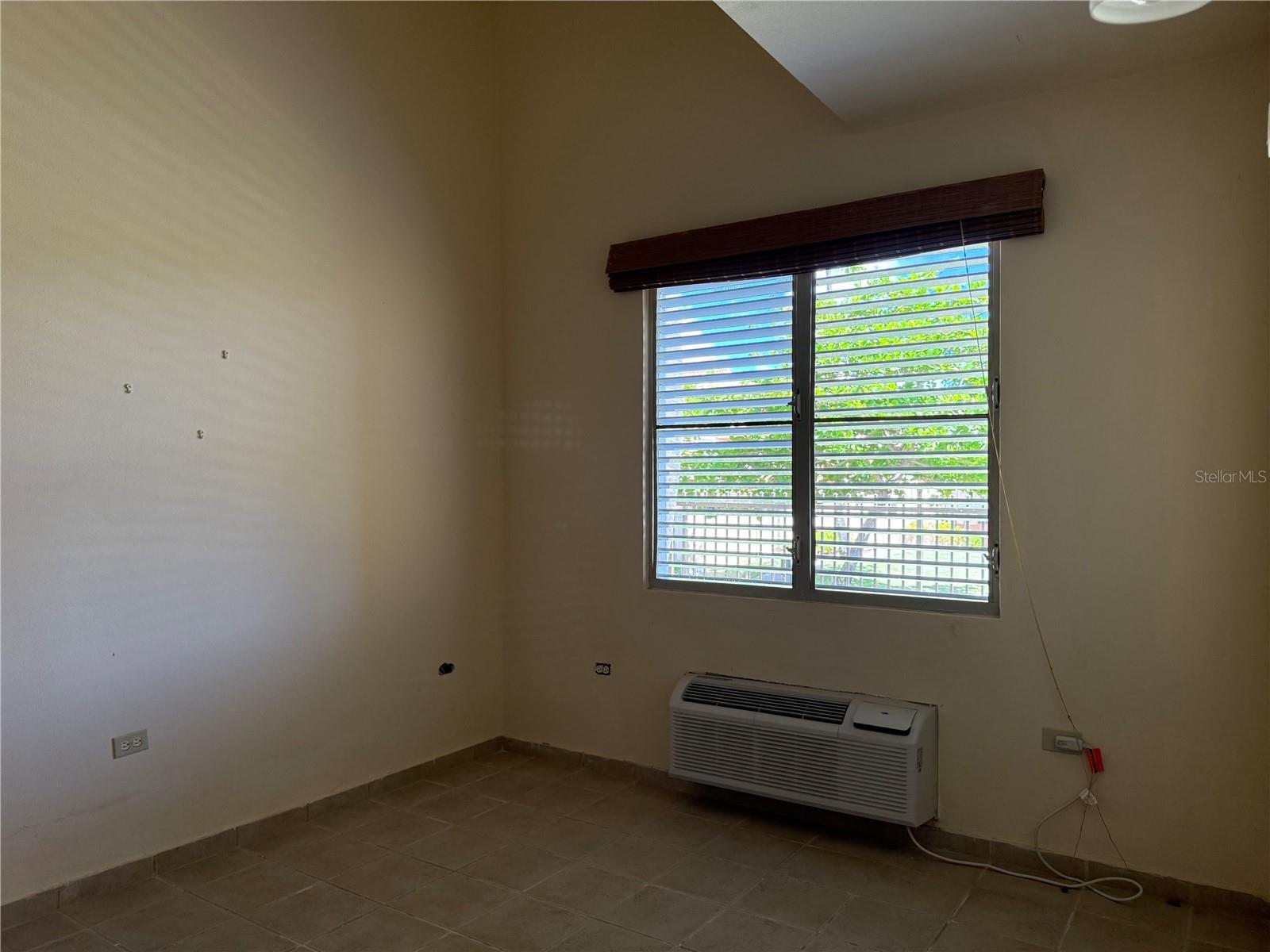 CANDELERO - Residential Lease