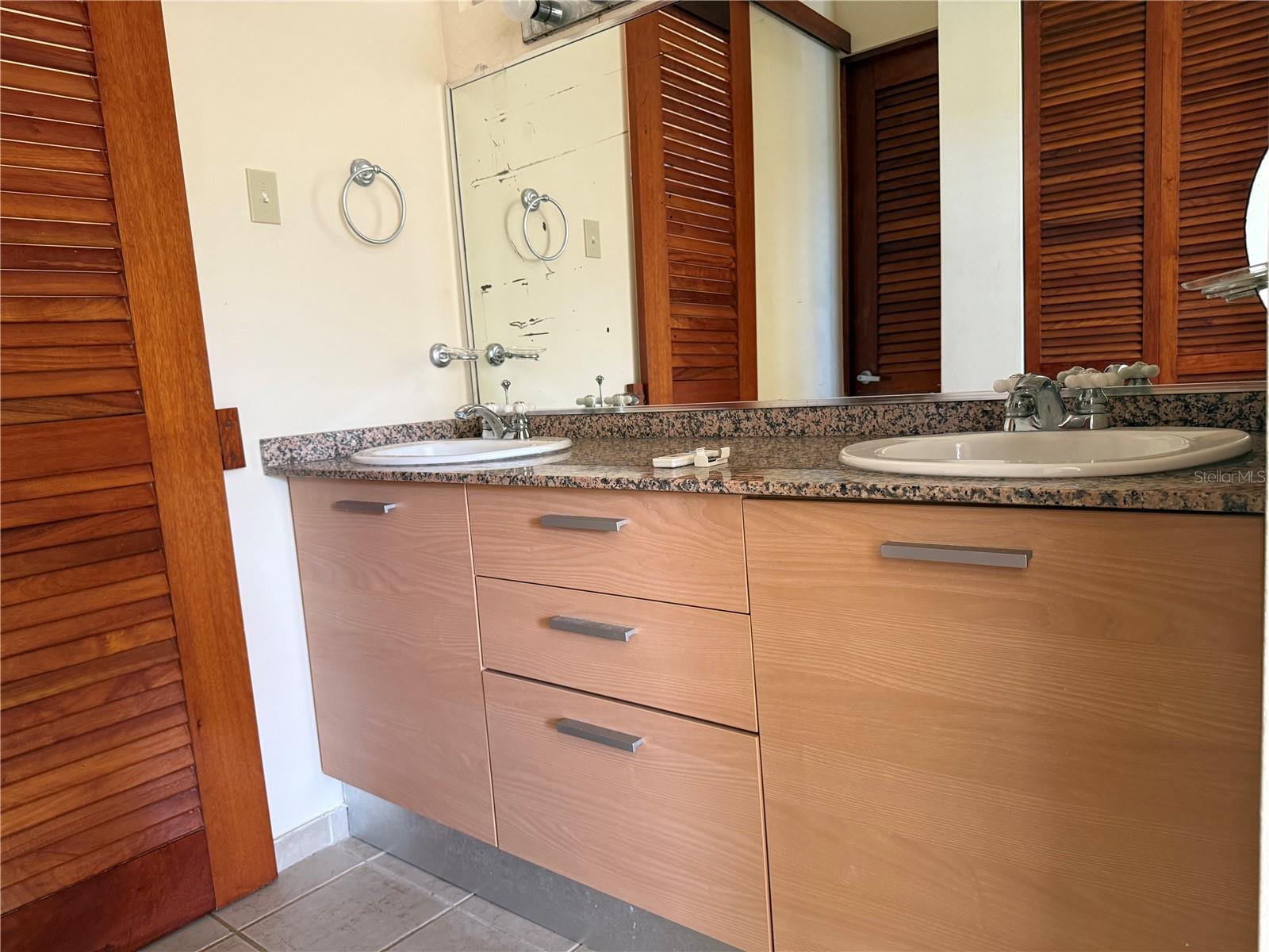CANDELERO - Residential Lease