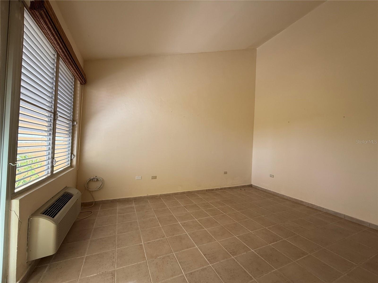 CANDELERO - Residential Lease