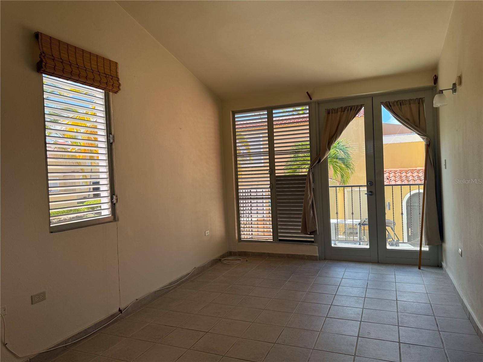CANDELERO - Residential Lease