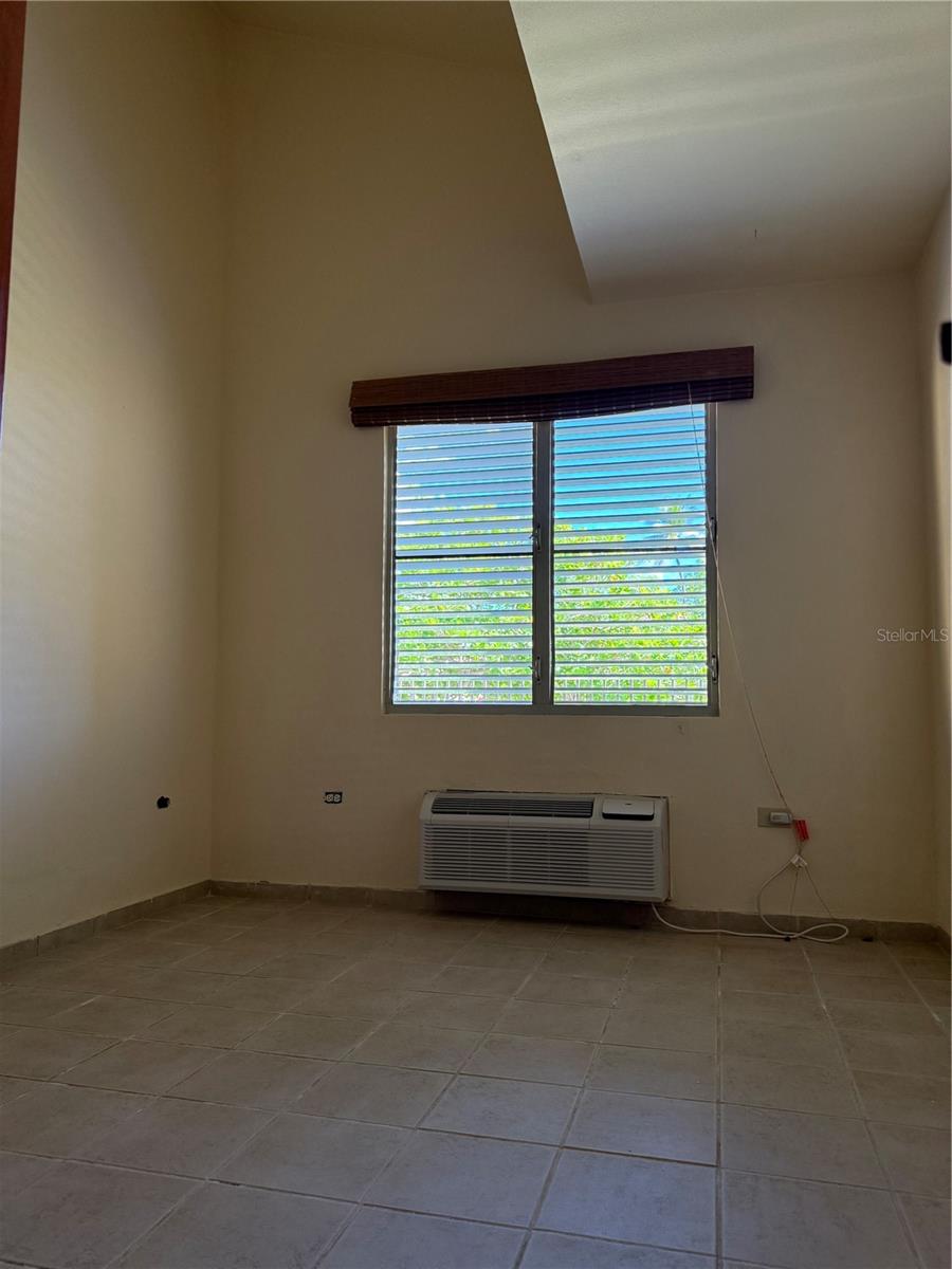CANDELERO - Residential Lease