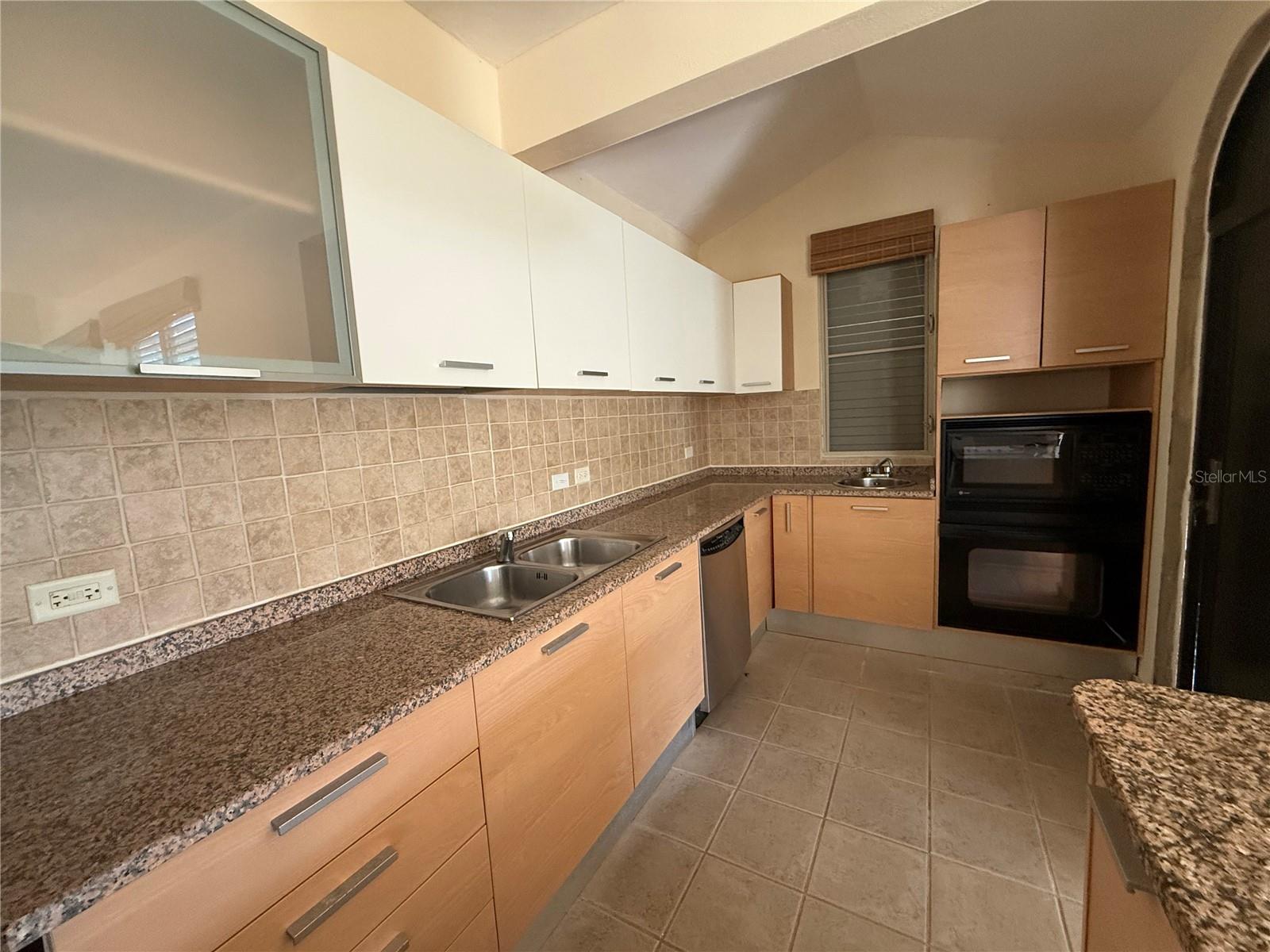 CANDELERO - Residential Lease