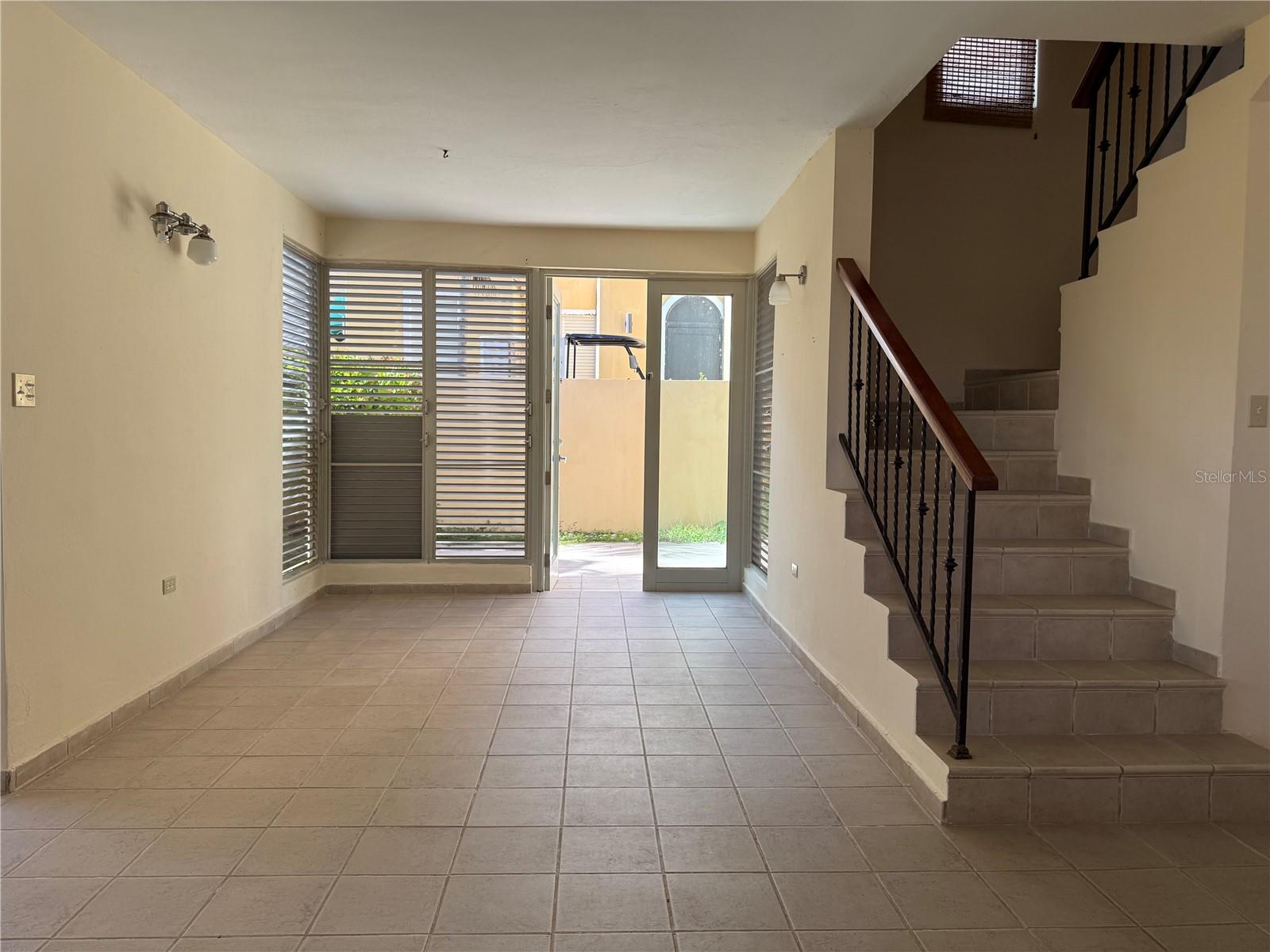 CANDELERO - Residential Lease