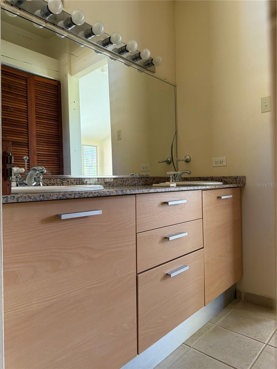 CANDELERO - Residential Lease