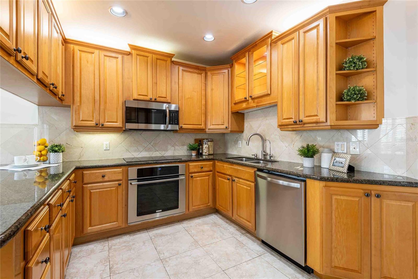 0IP CHEVAL TENNIS VILLAGE CONDOMINIUM II - Residential