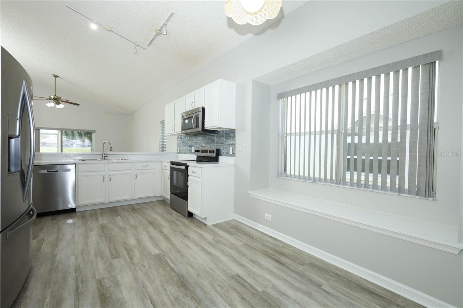 WATERFORD LAKES TR N33 - Residential