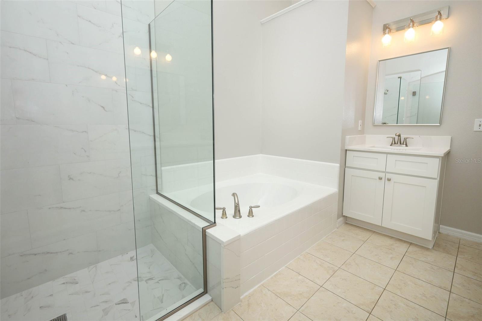 WATERFORD LAKES TR N33 - Residential