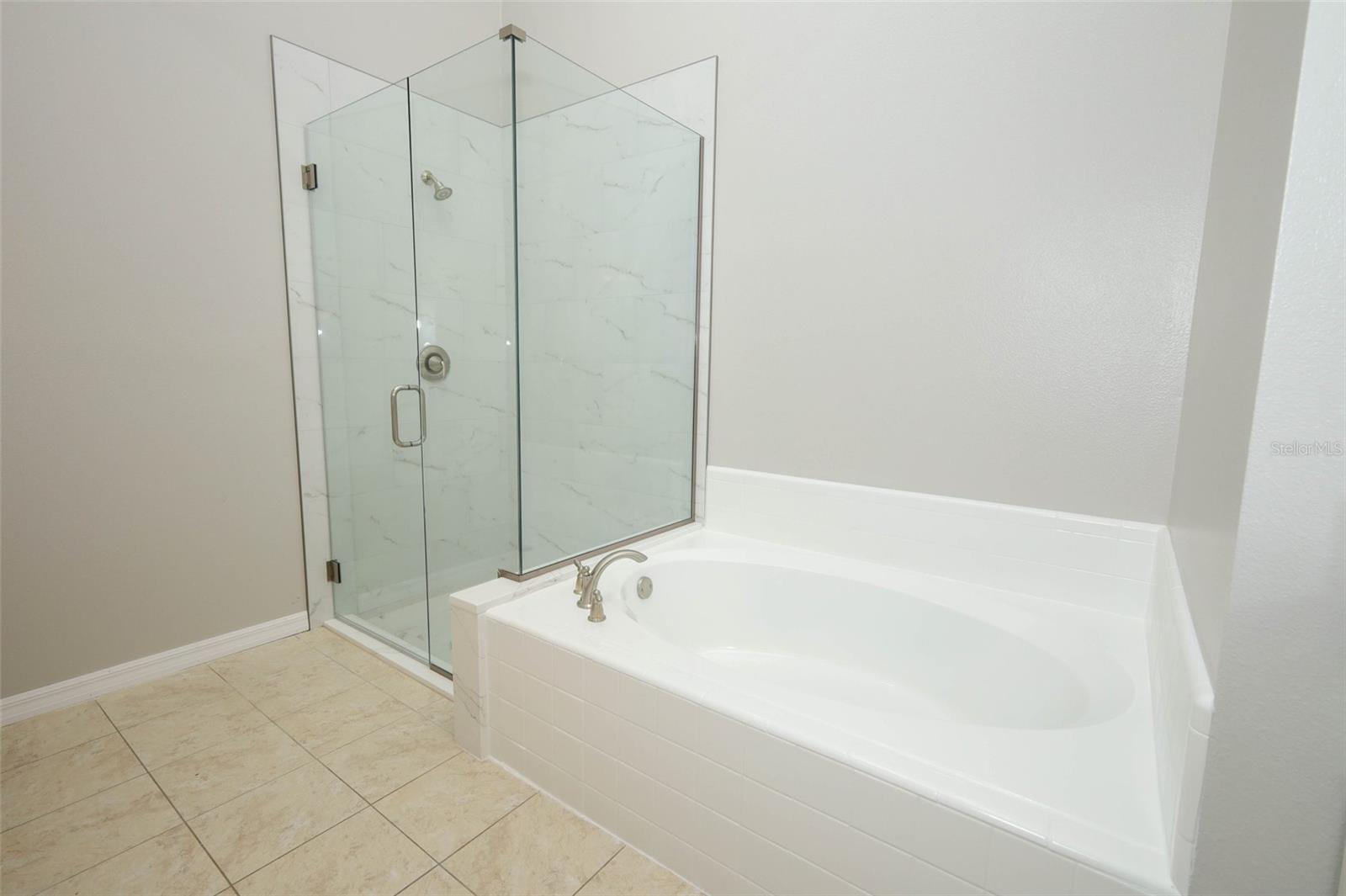 WATERFORD LAKES TR N33 - Residential