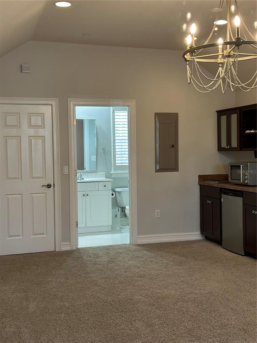 2100 COMMON WAY ROAD Garage Apt.