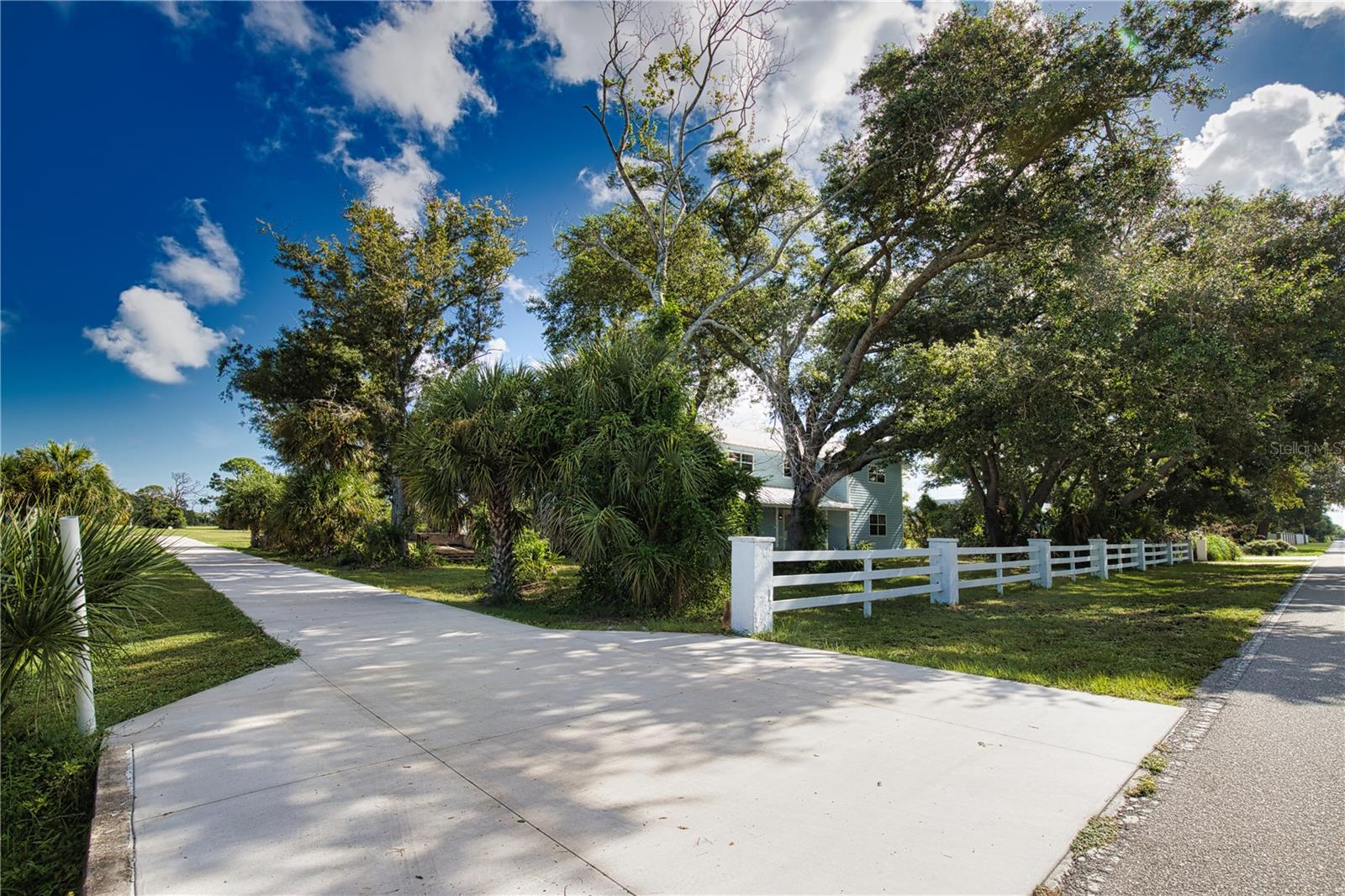 916 BAYSHORE DRIVE