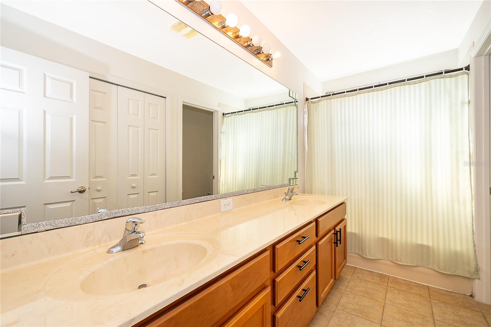 LAKE JESUP WOODS - Residential