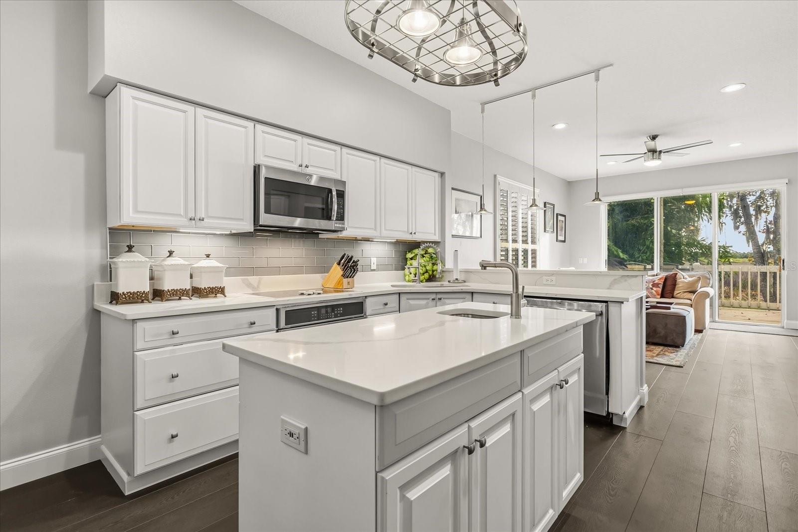 RIVER OAKS 01 CONDO - Residential