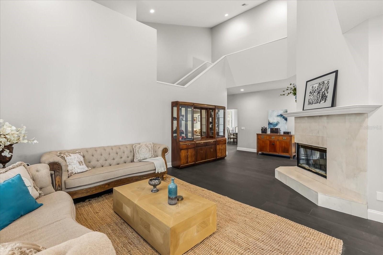 RIVER OAKS 01 CONDO - Residential