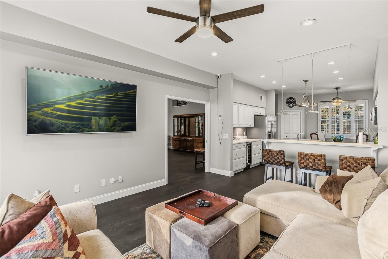 RIVER OAKS 01 CONDO - Residential