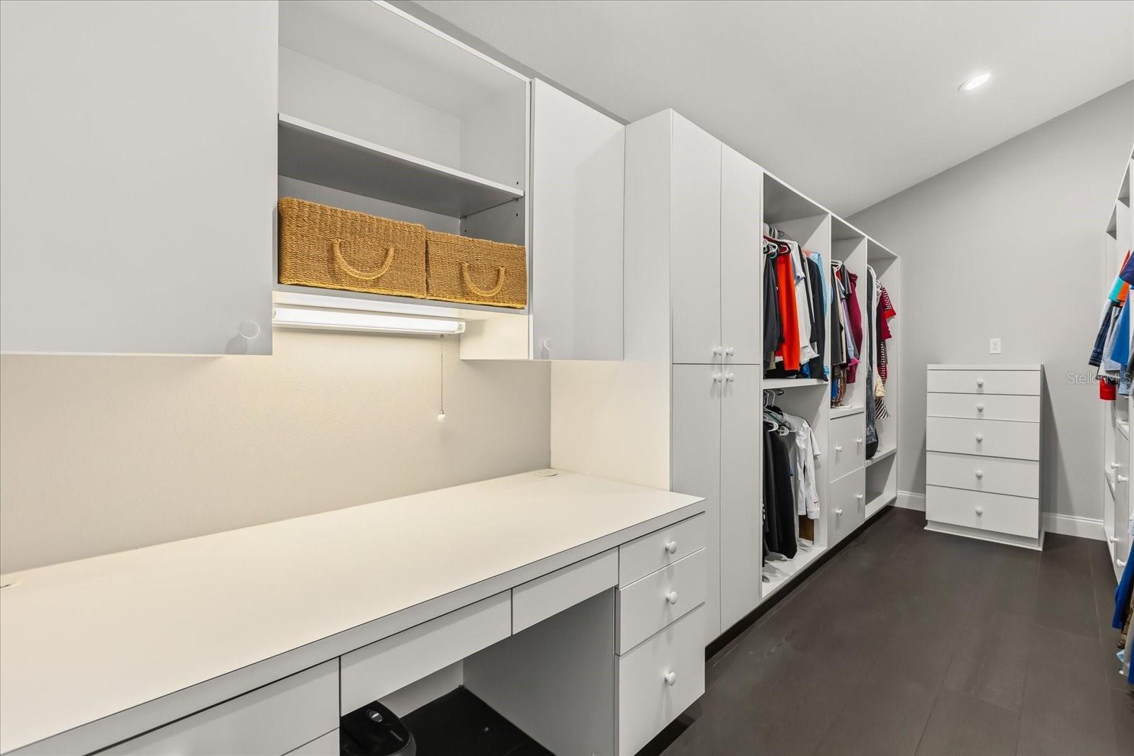 RIVER OAKS 01 CONDO - Residential