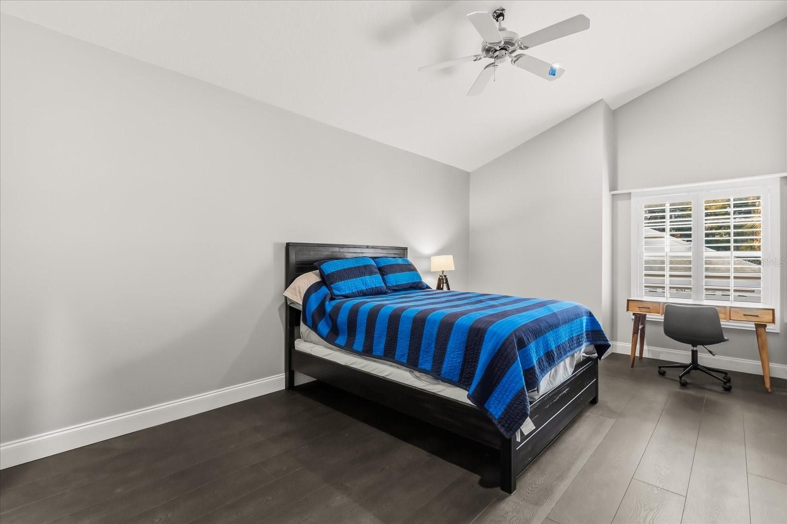 RIVER OAKS 01 CONDO - Residential