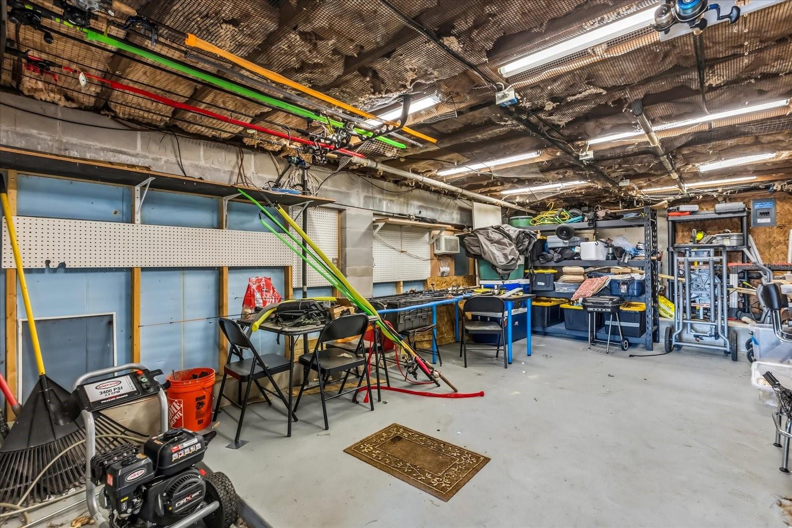 RIVER OAKS 01 CONDO - Residential