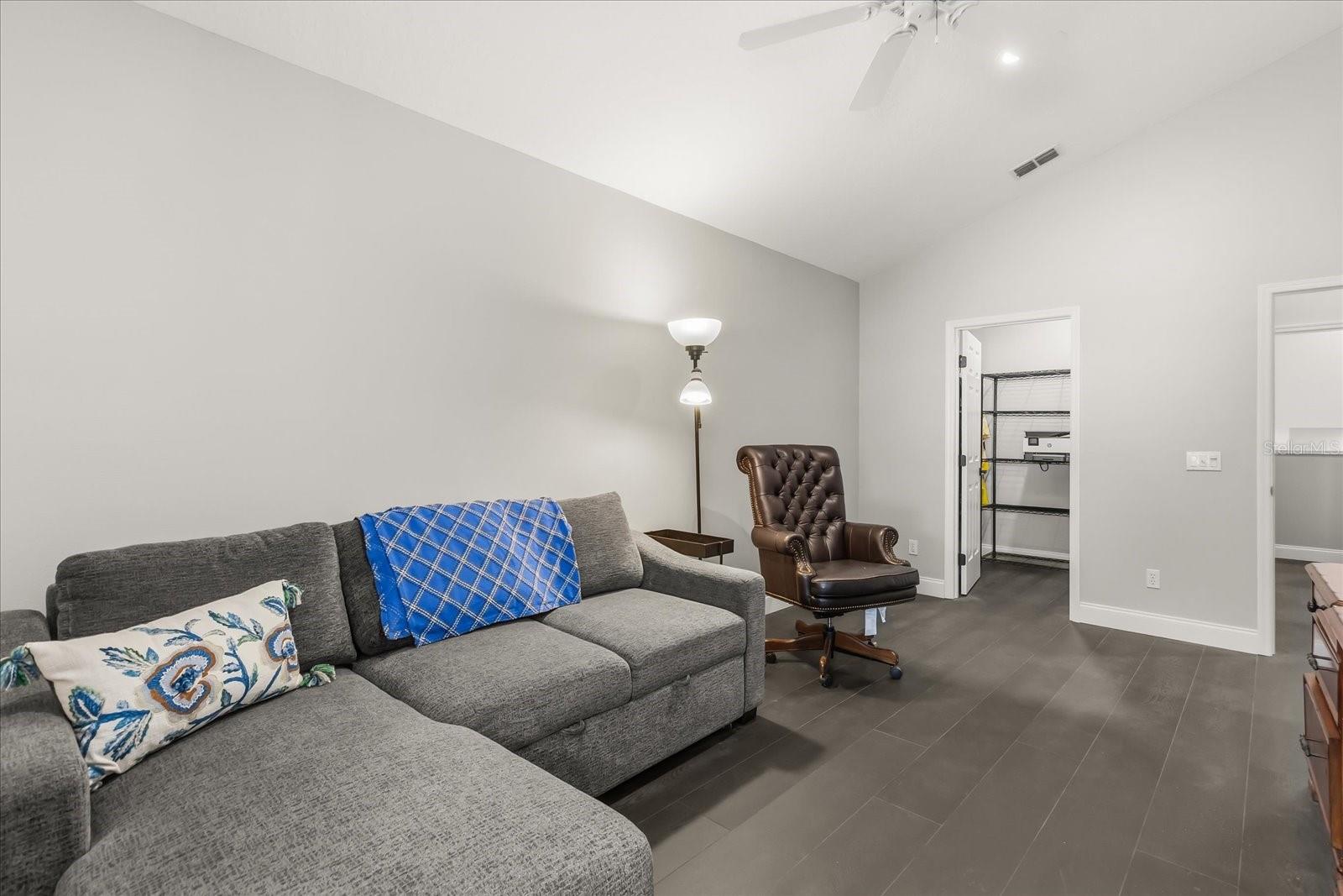 RIVER OAKS 01 CONDO - Residential