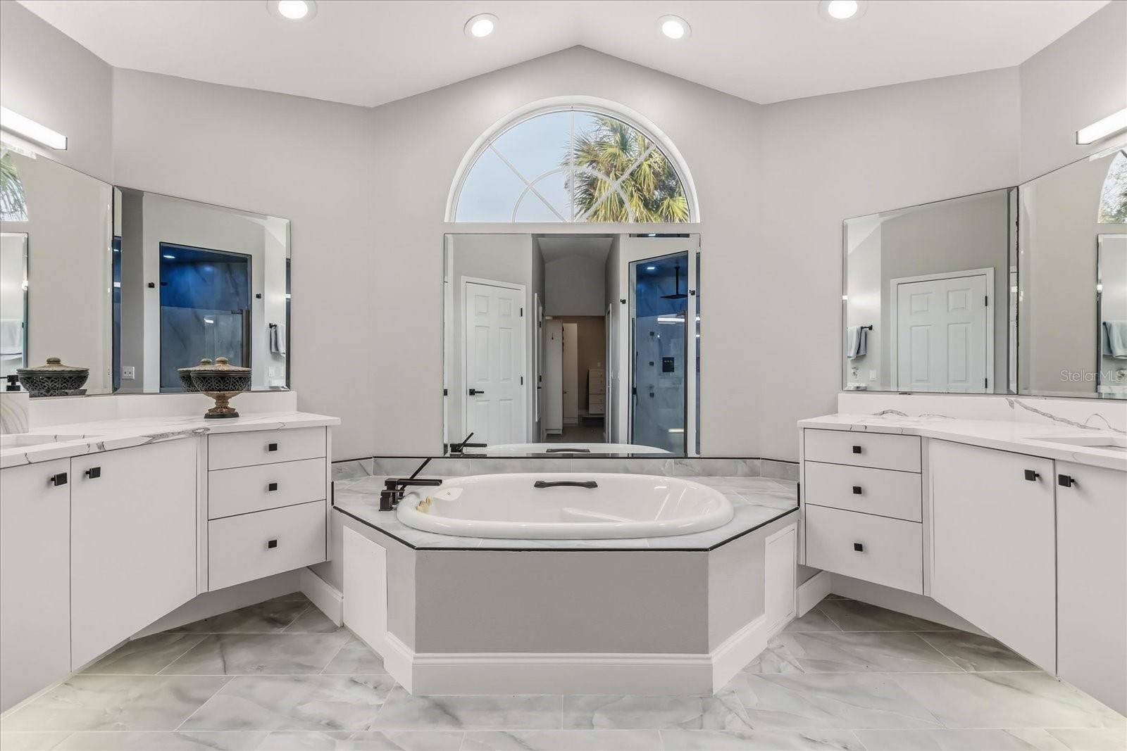 RIVER OAKS 01 CONDO - Residential