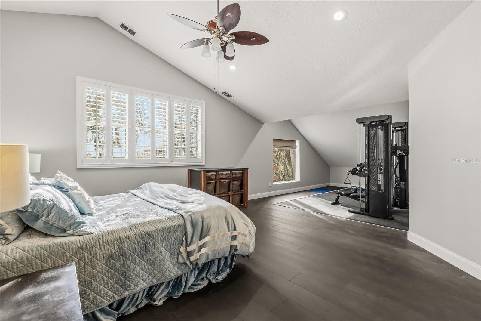 RIVER OAKS 01 CONDO - Residential