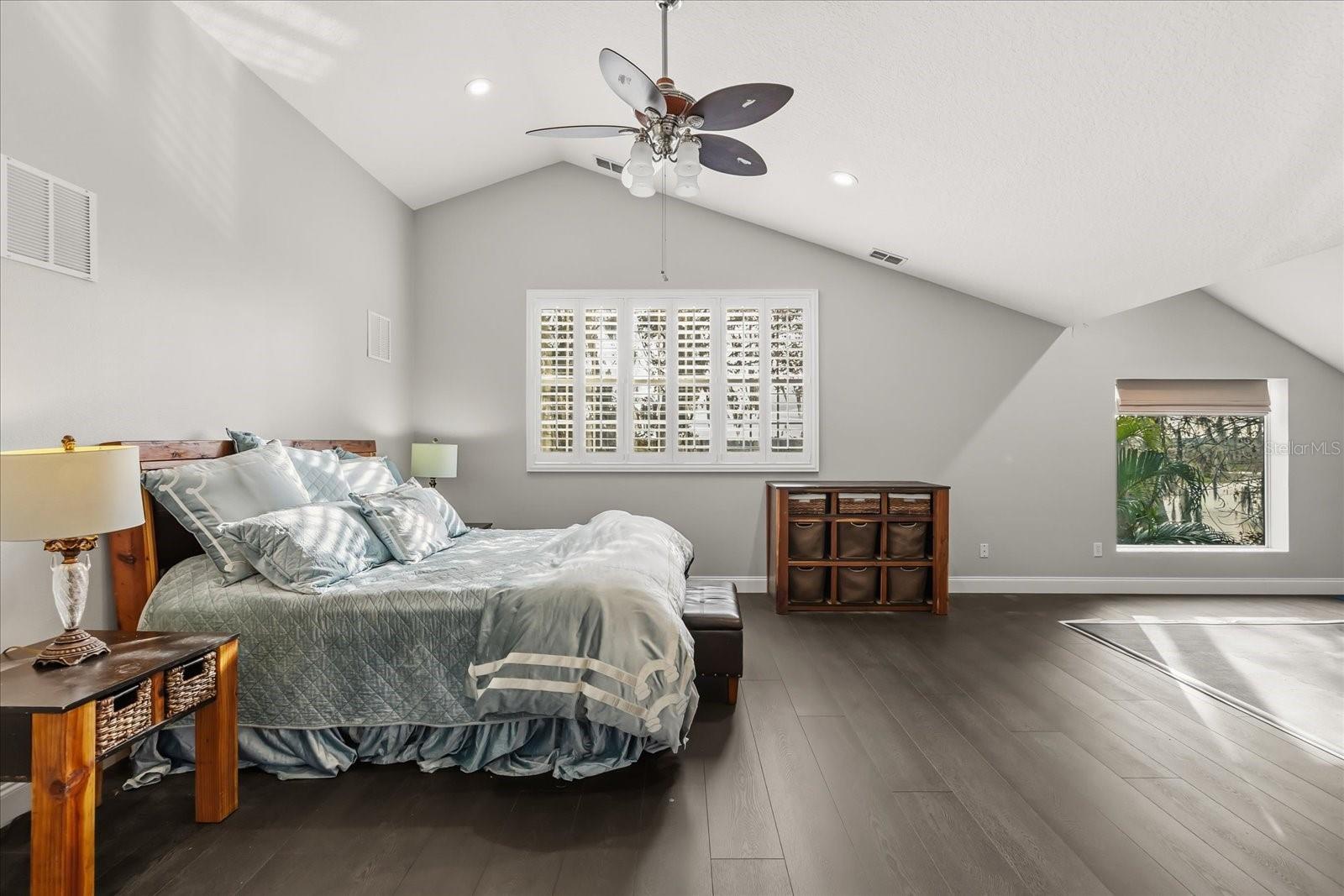 RIVER OAKS 01 CONDO - Residential