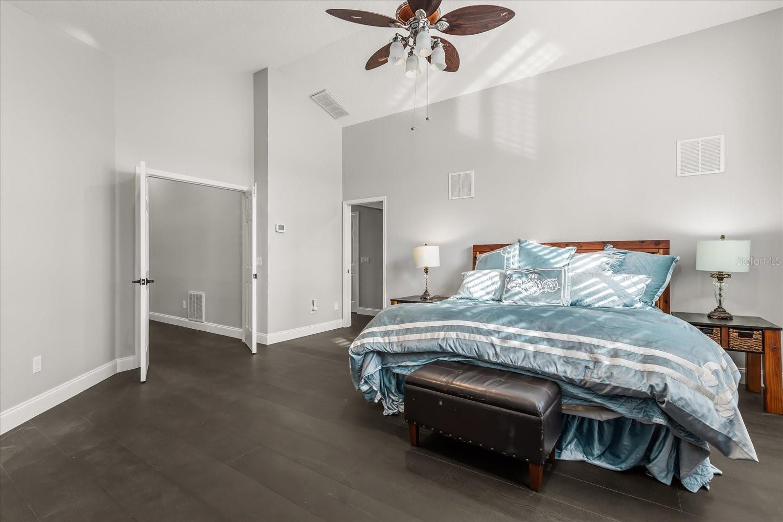 RIVER OAKS 01 CONDO - Residential