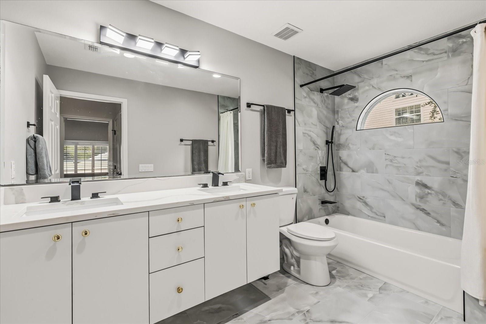 RIVER OAKS 01 CONDO - Residential