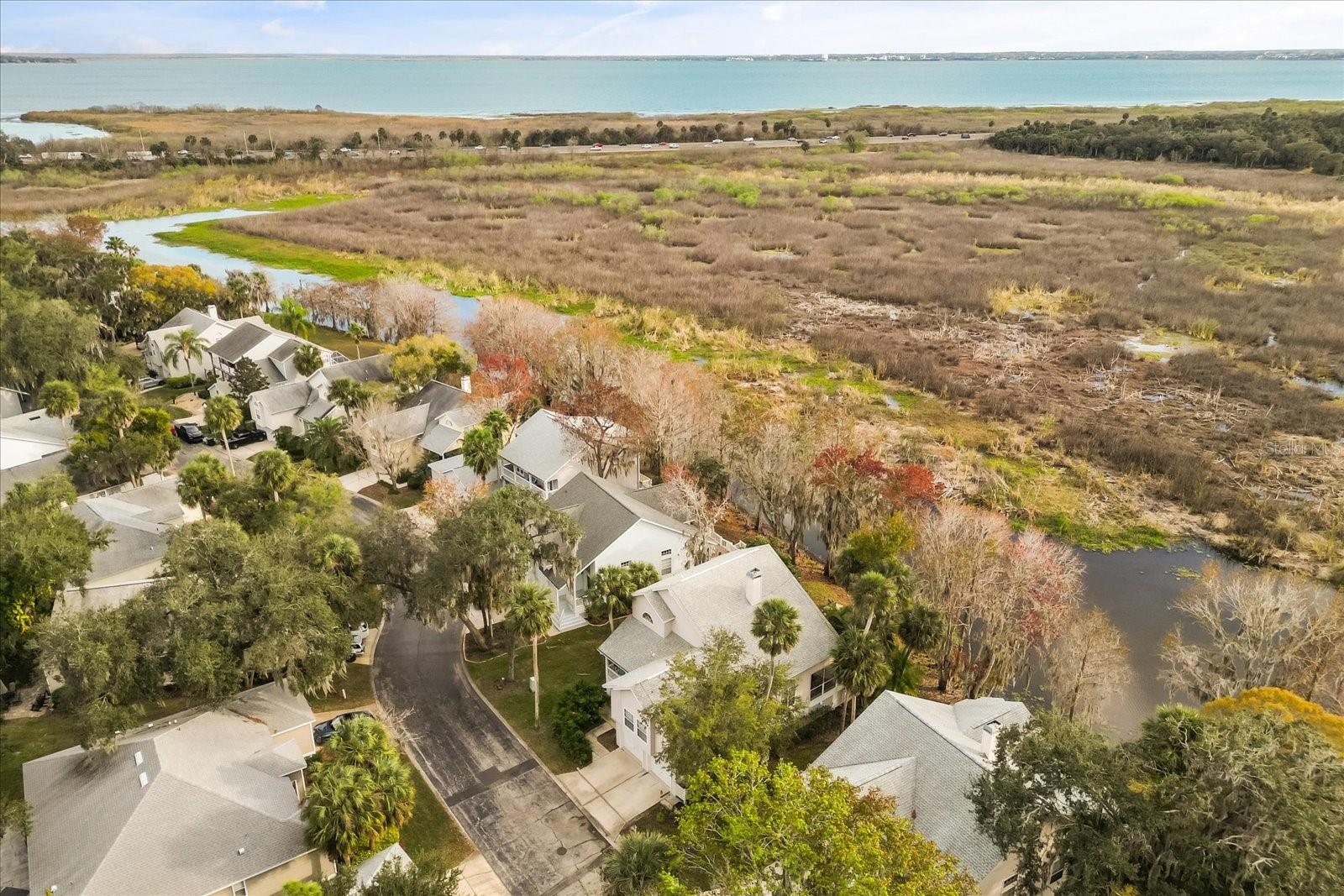 RIVER OAKS 01 CONDO - Residential