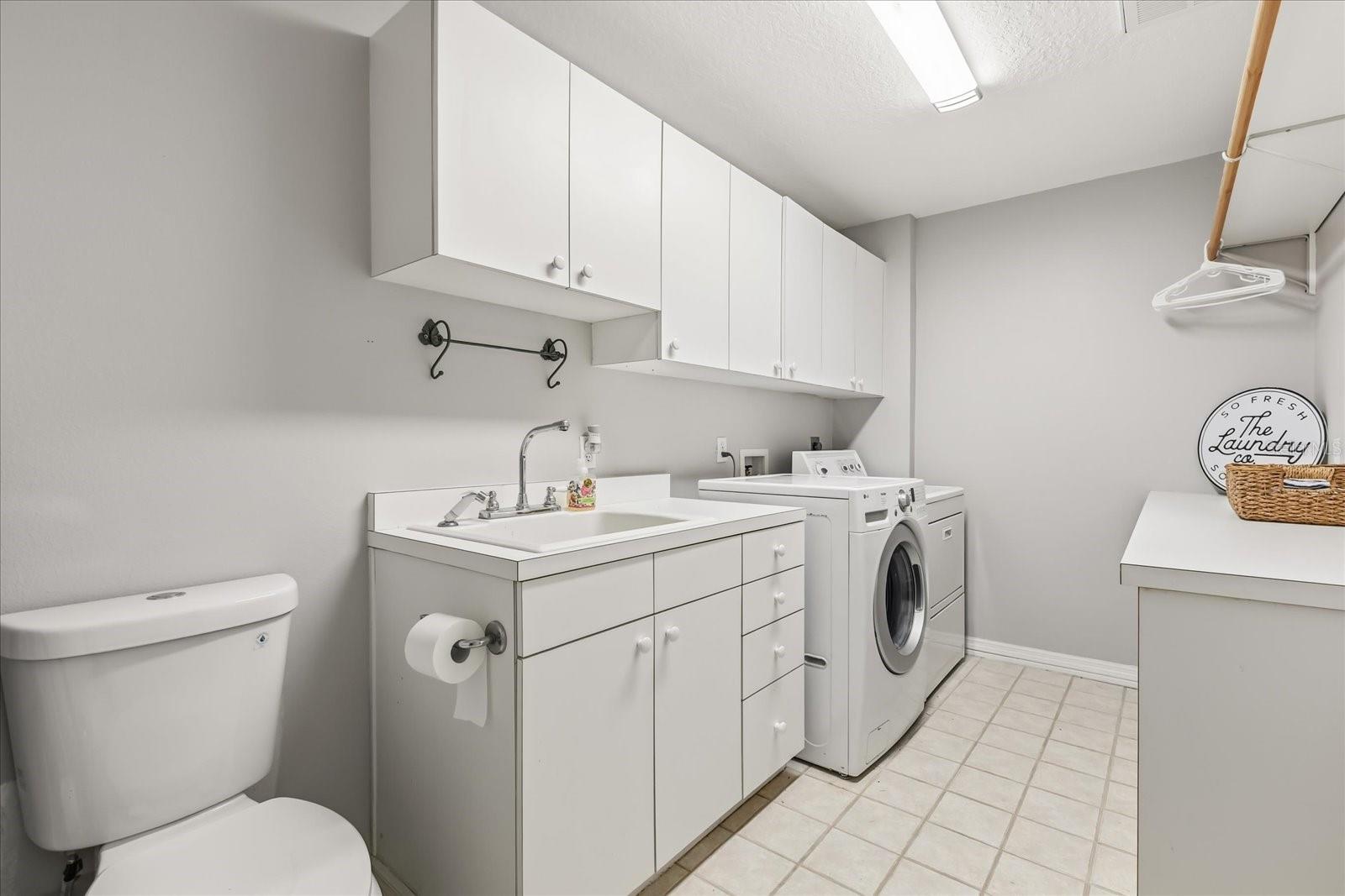 RIVER OAKS 01 CONDO - Residential