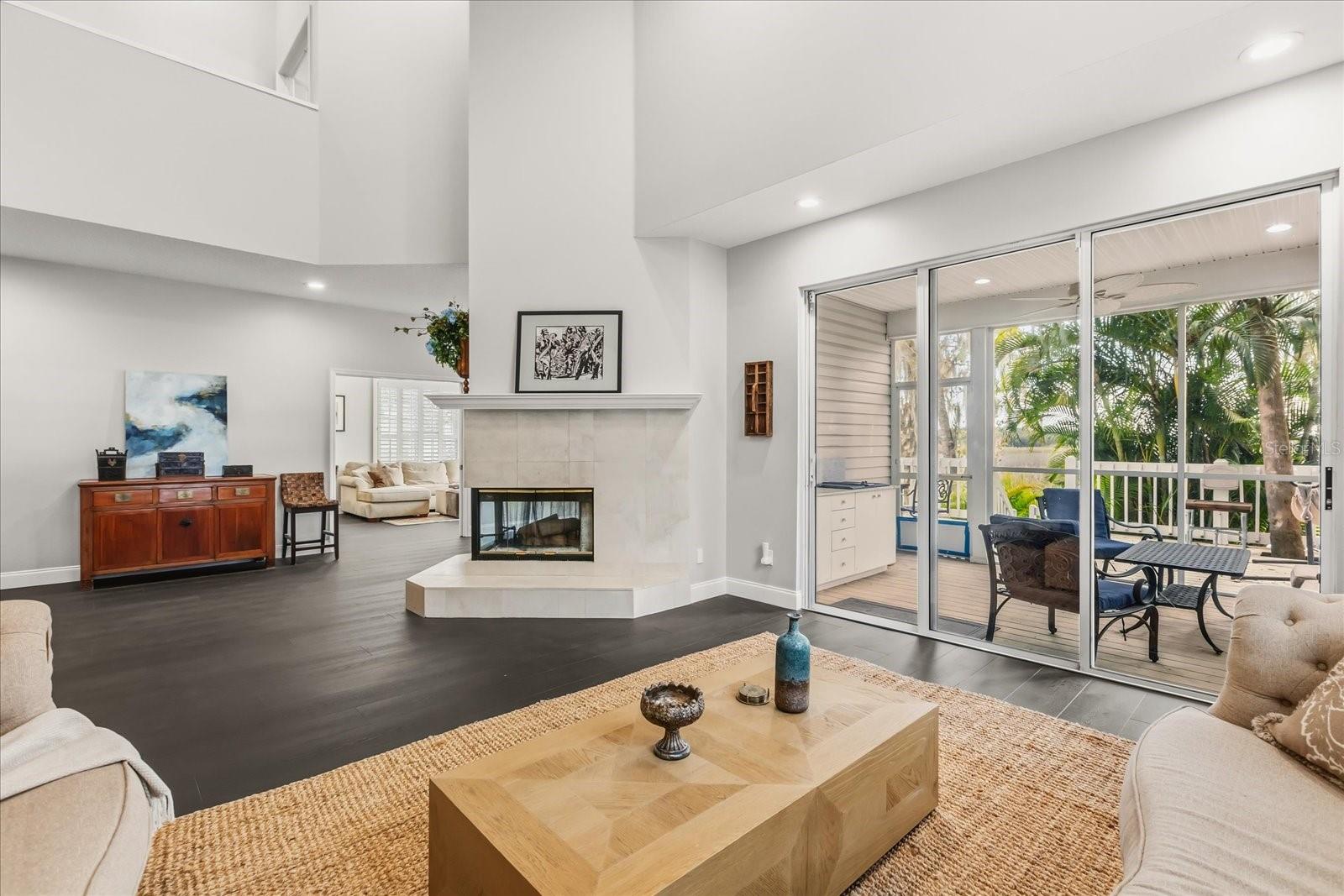 RIVER OAKS 01 CONDO - Residential