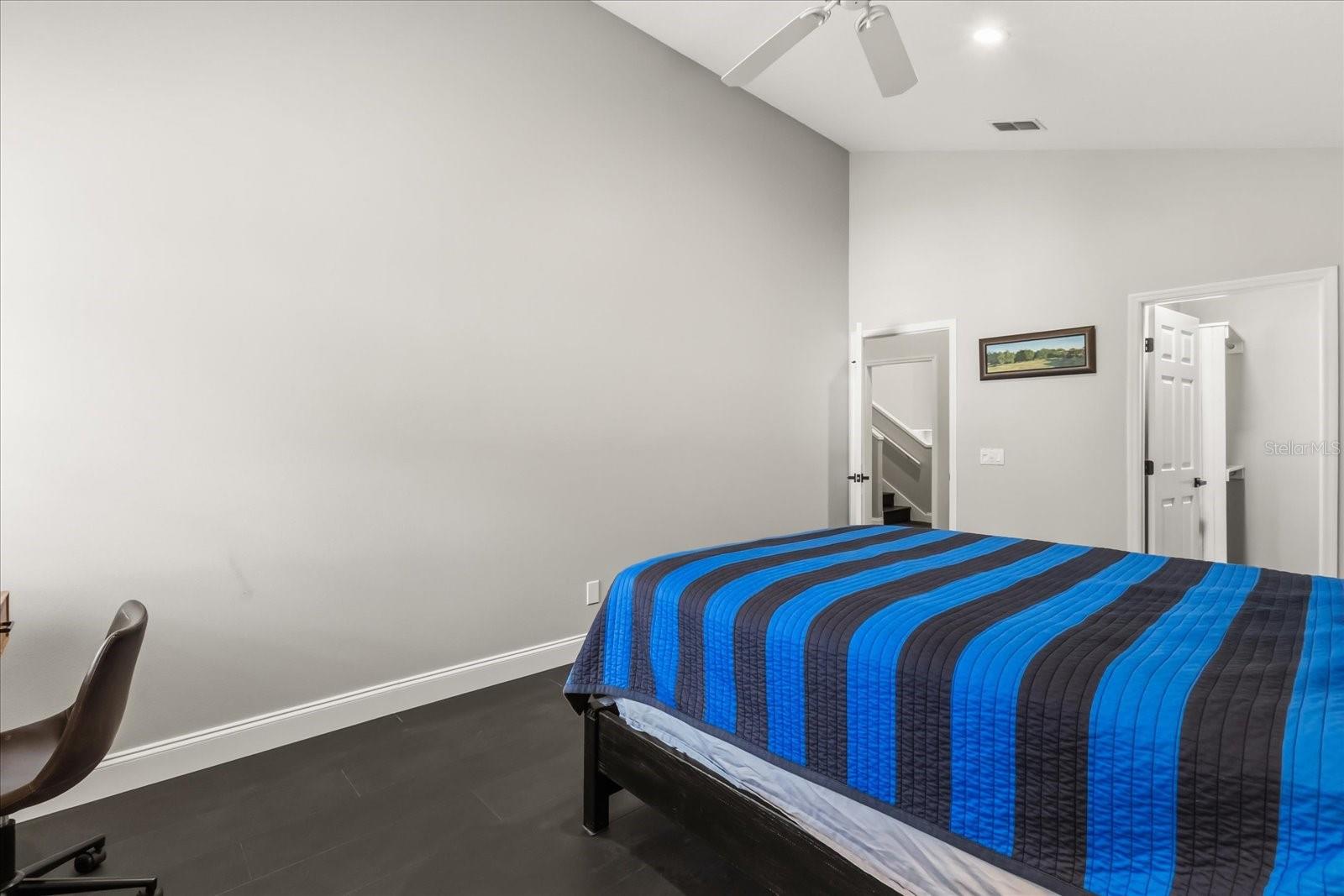 RIVER OAKS 01 CONDO - Residential