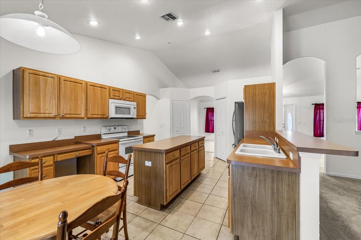 ROYAL HIGHLANDS - Residential