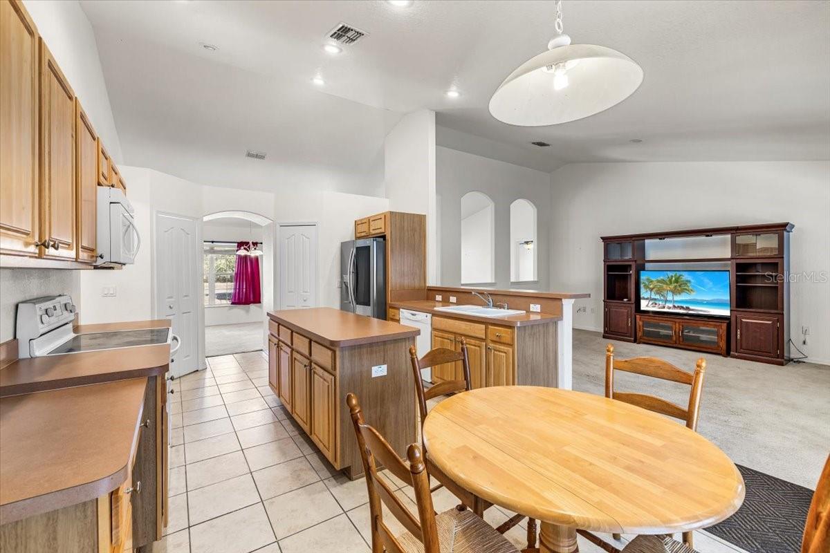 ROYAL HIGHLANDS - Residential