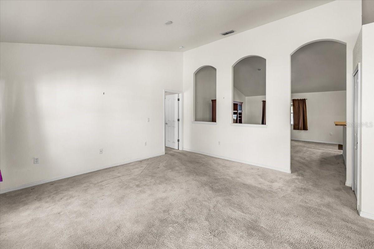 ROYAL HIGHLANDS - Residential