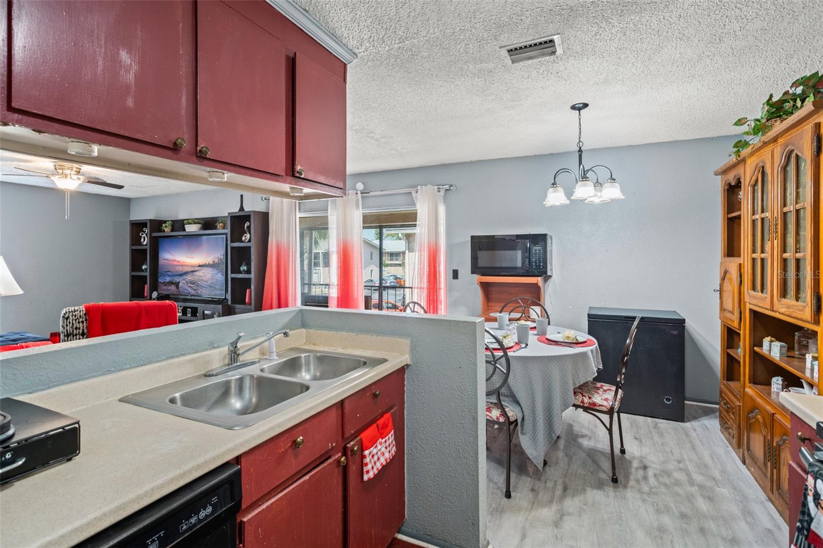 1170 CALLE DEL REY D
