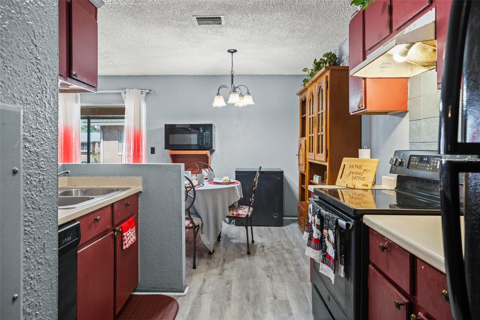 1170 CALLE DEL REY D