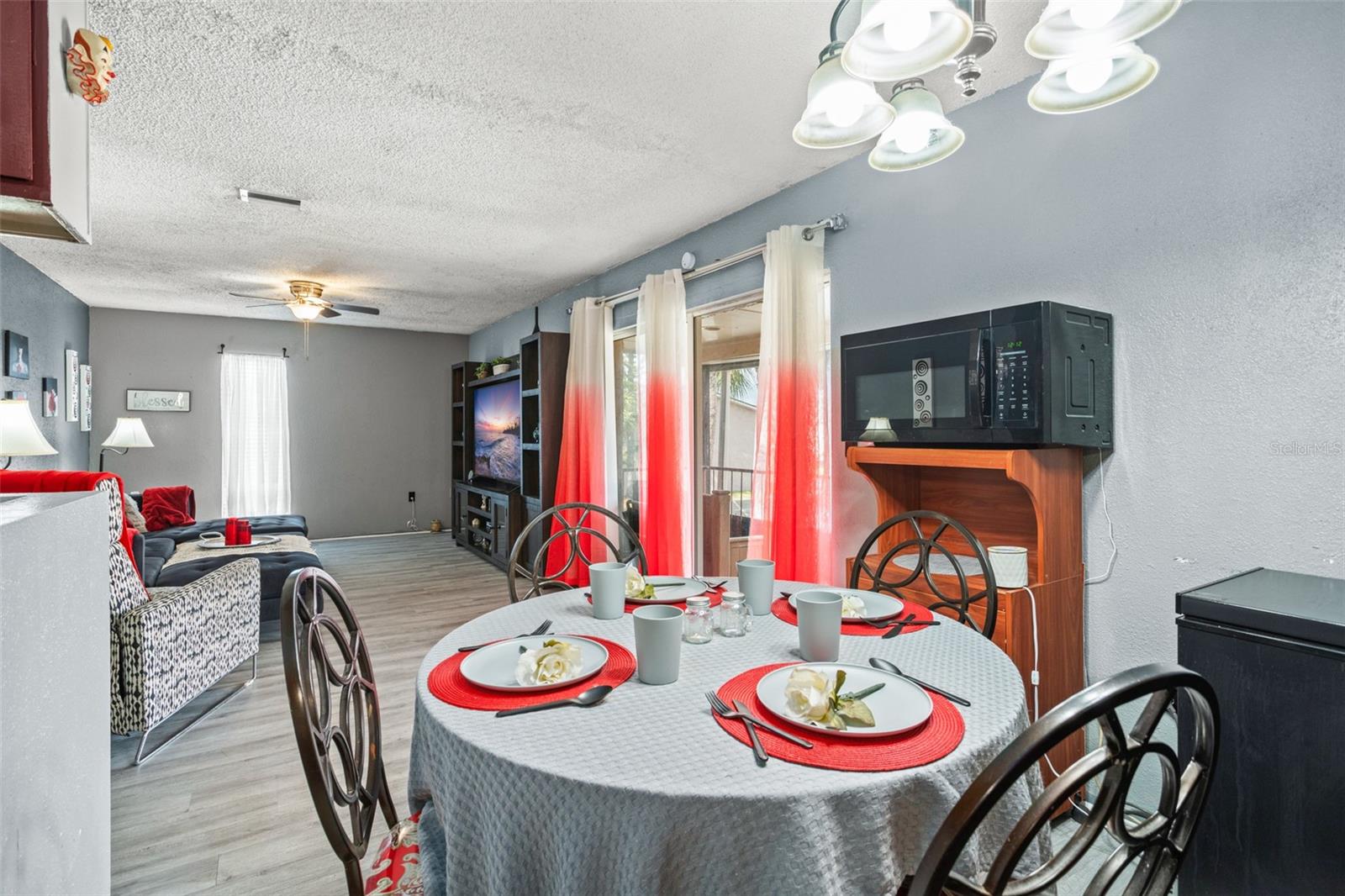 1170 CALLE DEL REY D