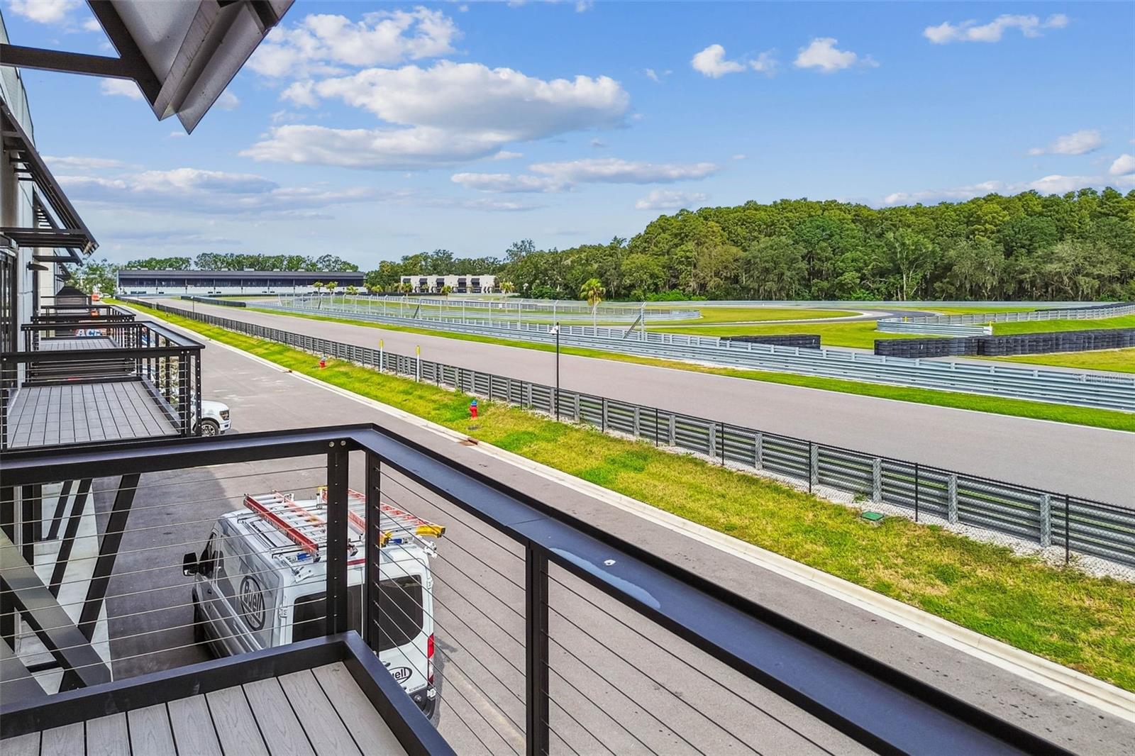 MOTOR ENCLAVE - Residential