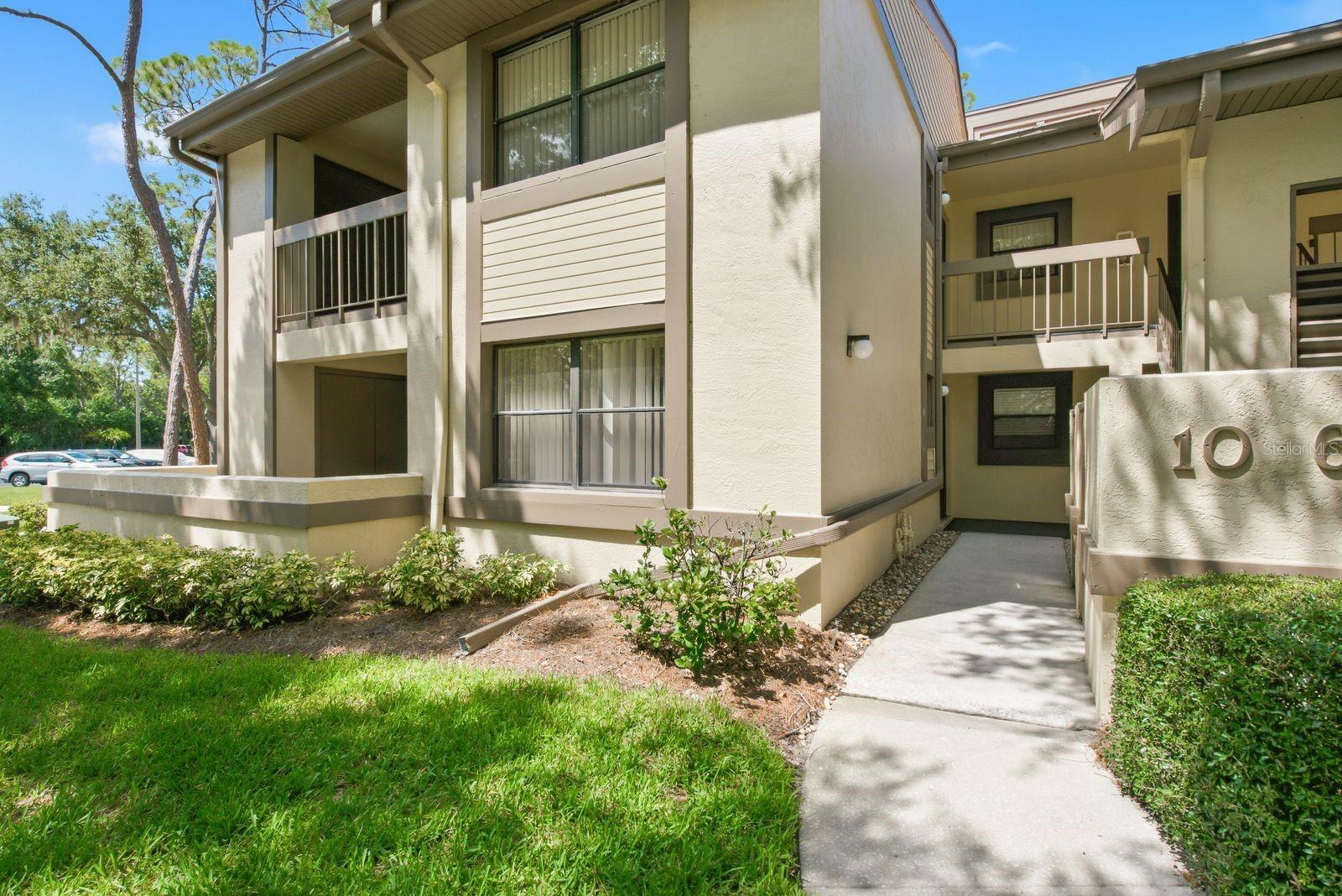 10 WOODLAKE PLACE