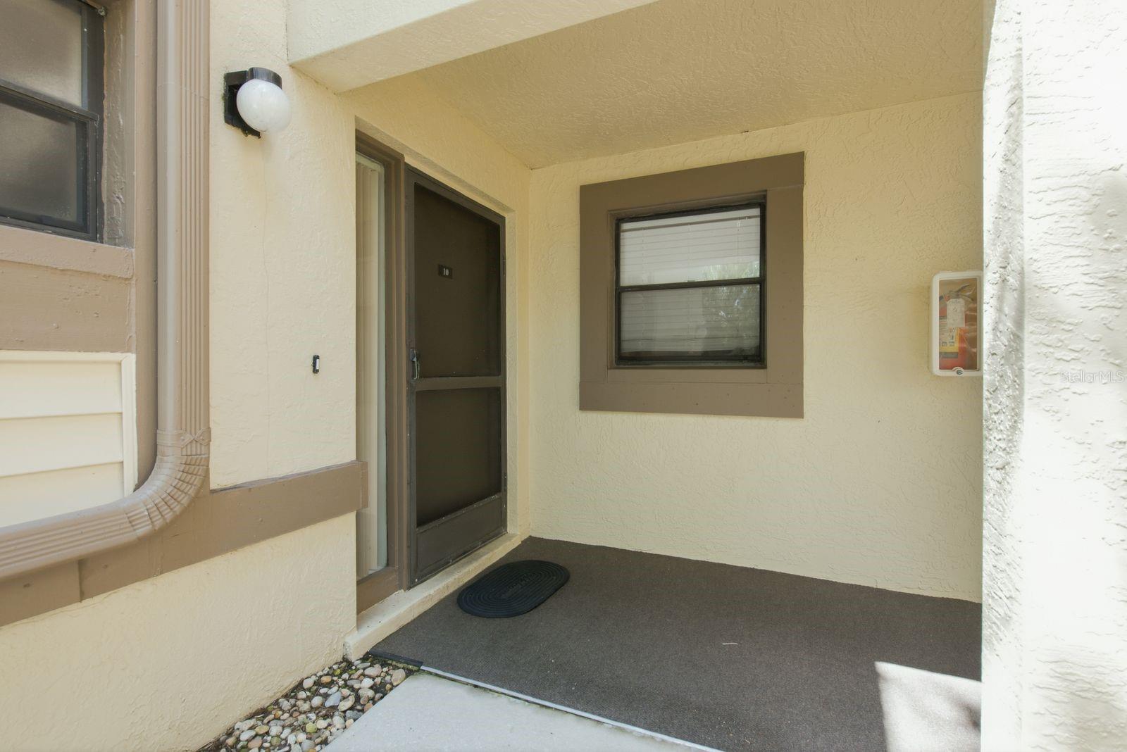 10 WOODLAKE PLACE