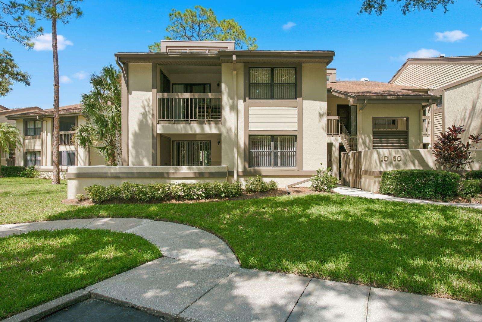 10 WOODLAKE PLACE