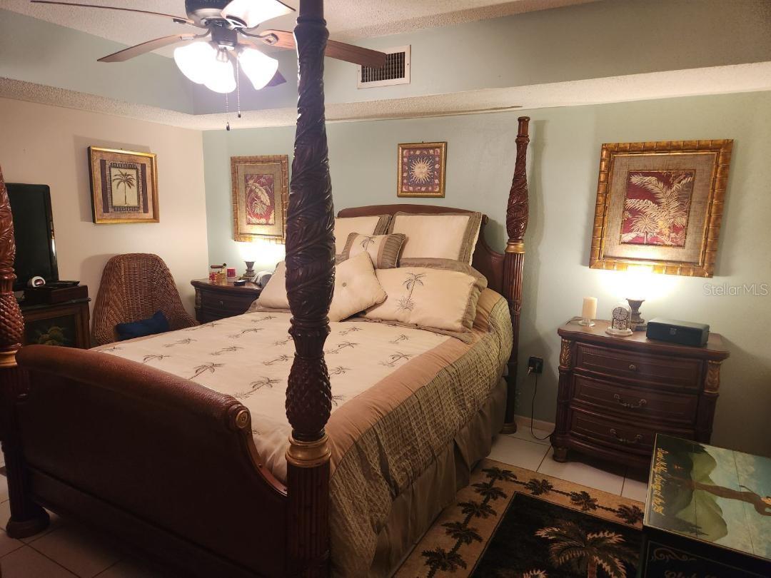 PINEWOOD VILLAGE V - Residential