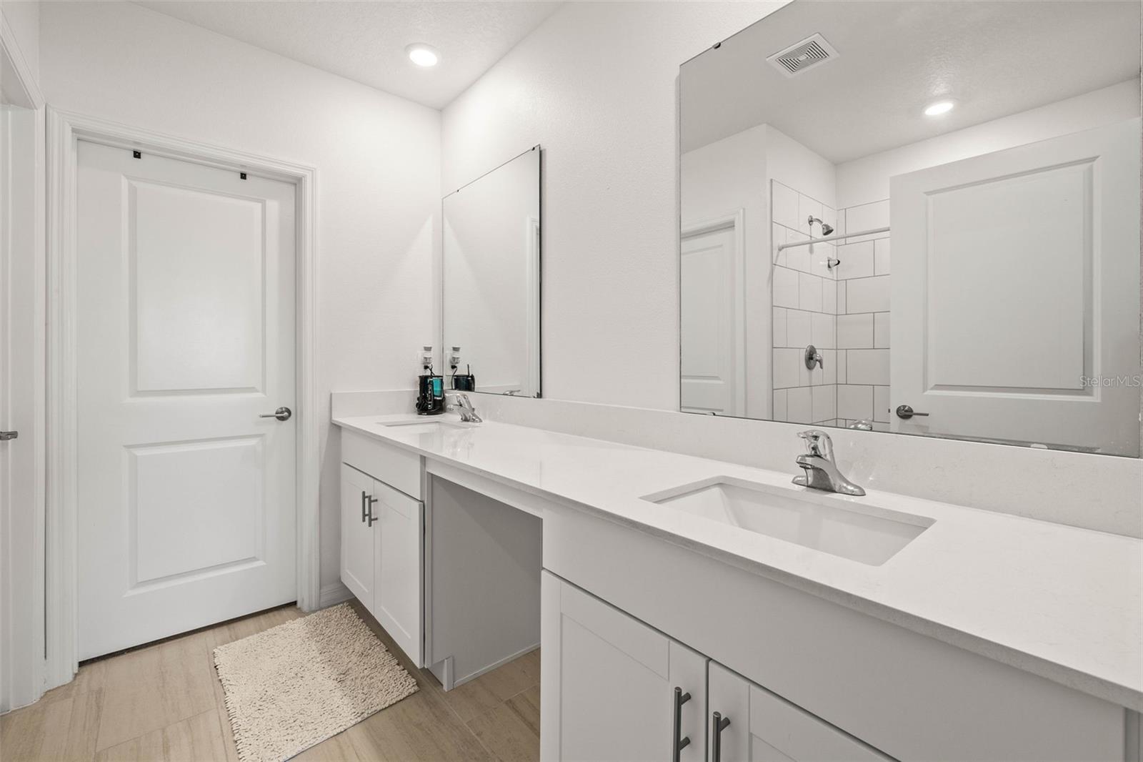 PARK EAST PH 1A - Residential Lease