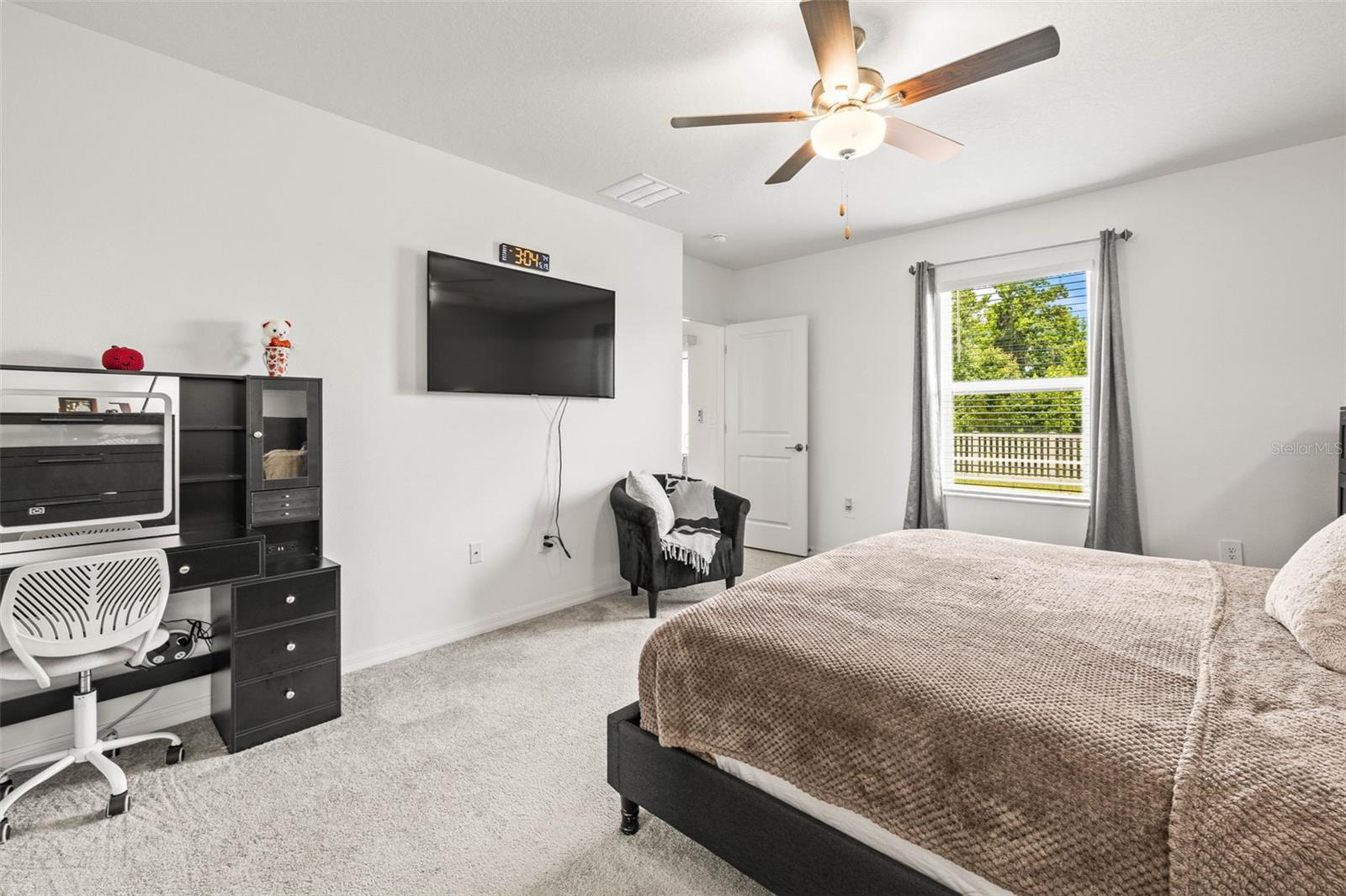 PARK EAST PH 1A - Residential Lease