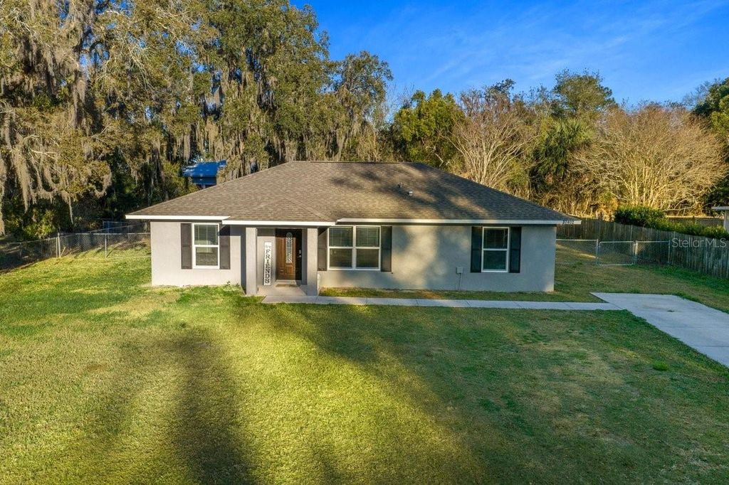 Photo of 37402 Chicago Avenue, Umatilla, FL 32784 (MLS # G5108796)