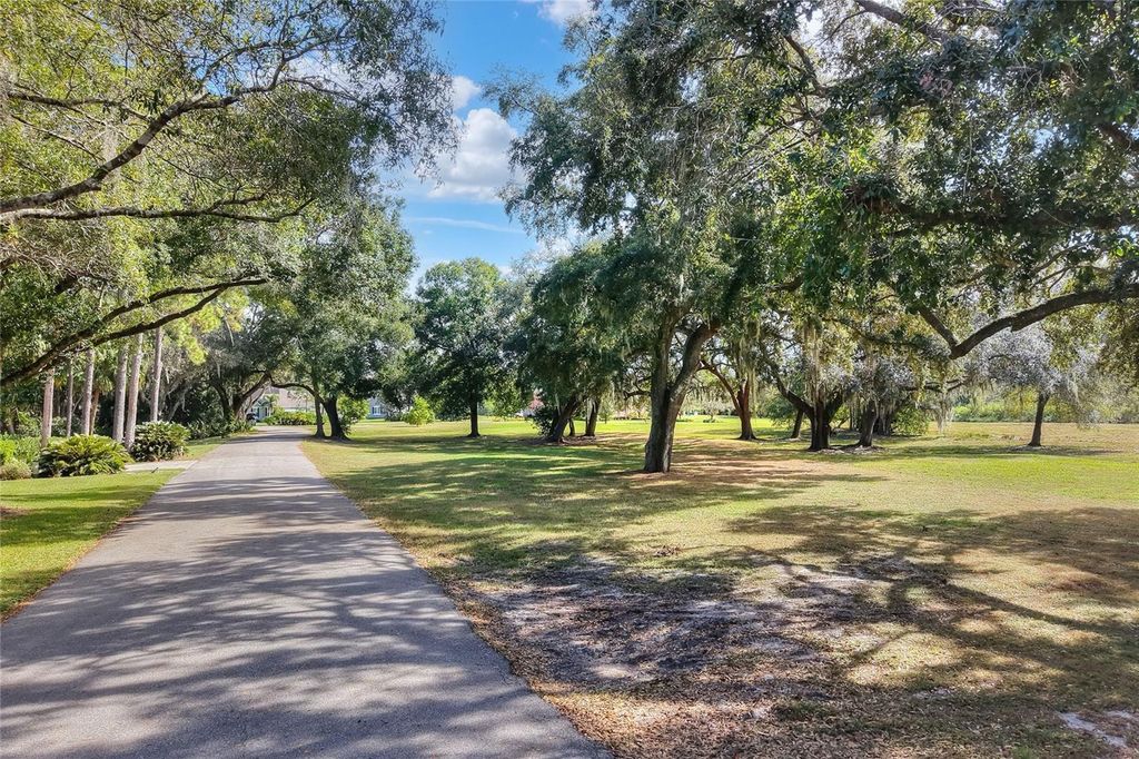 Photo of Island Way, Winter Haven, FL 33884 (MLS # L4957543)