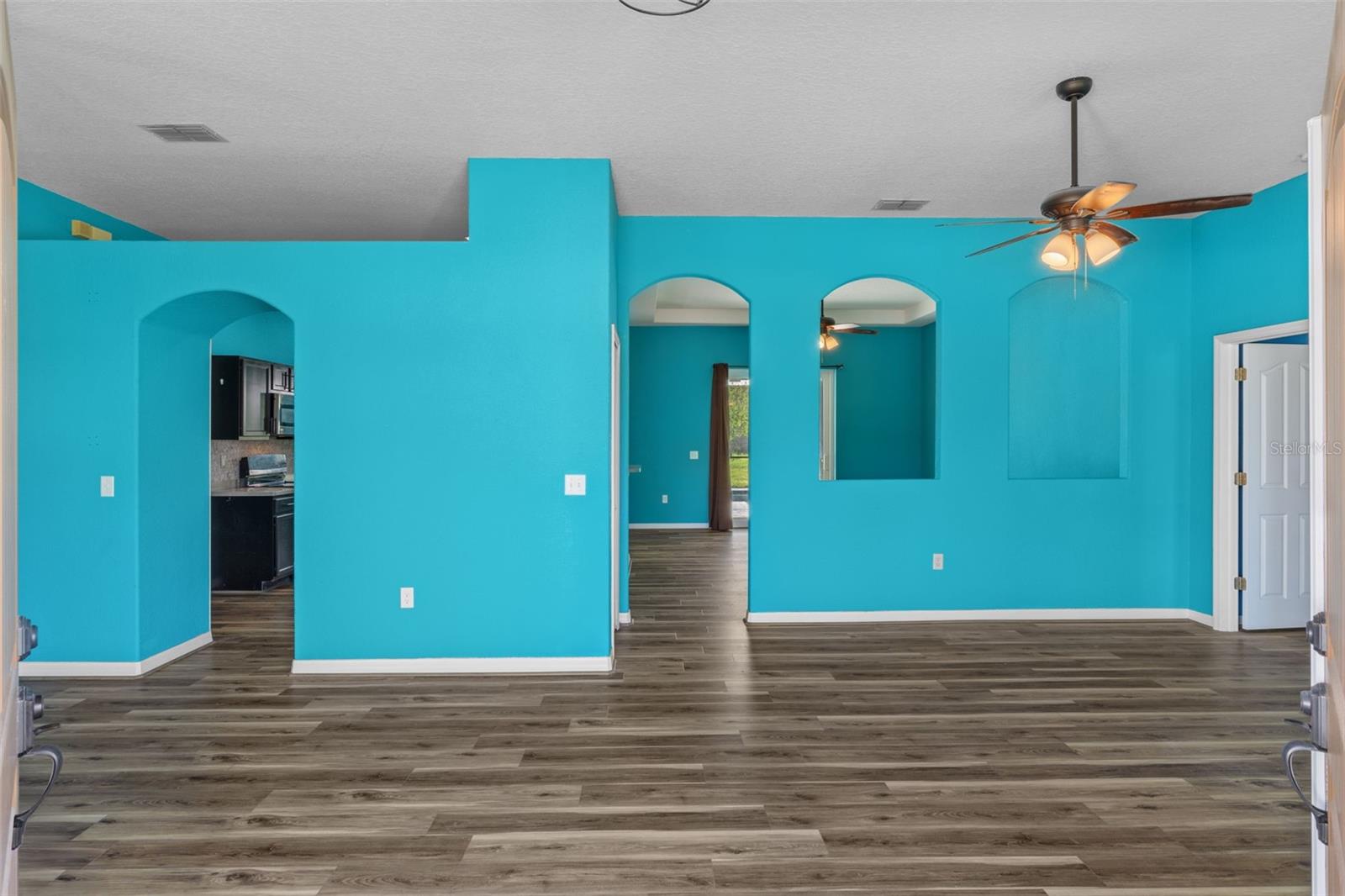 ROYAL HIGHLANDS - Residential