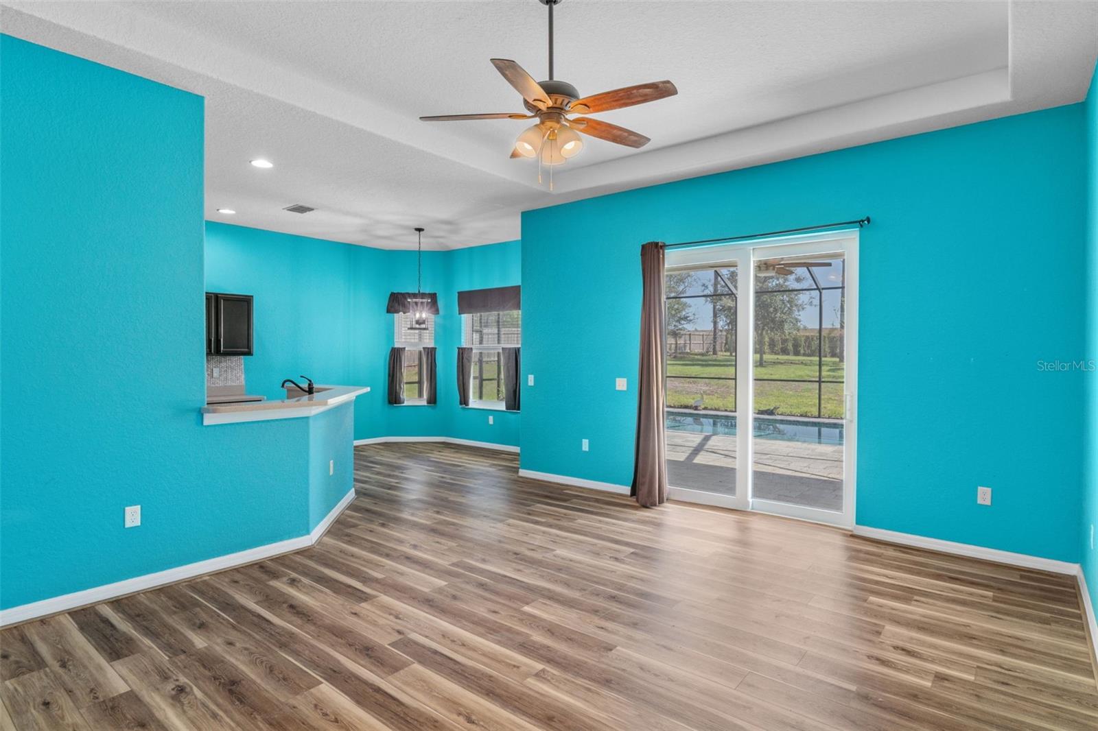 ROYAL HIGHLANDS - Residential